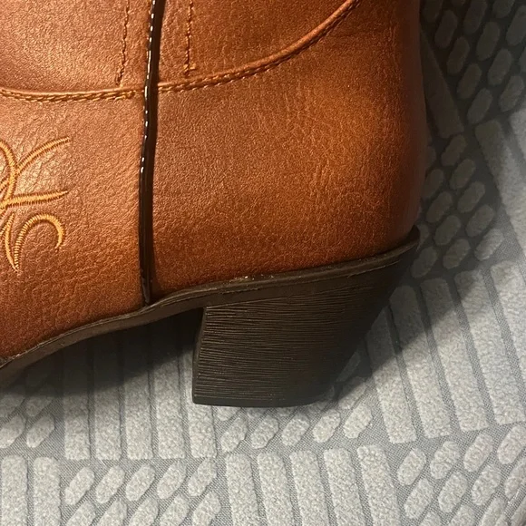 Midnight Velvet Floral Embroidered Tan Boots - Picture 3 of 3